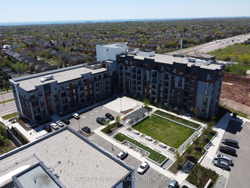 227 - 95 Dundas Street W