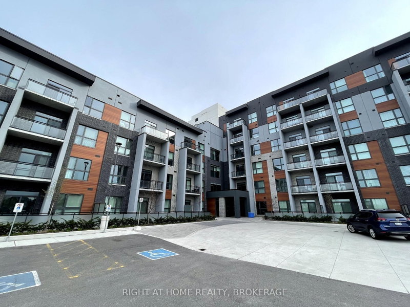 227 - 95 Dundas Street W