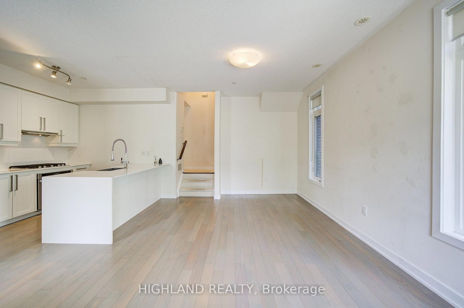 4010 Parkside Village Drive • #6 • Mississauga, ON photo 4