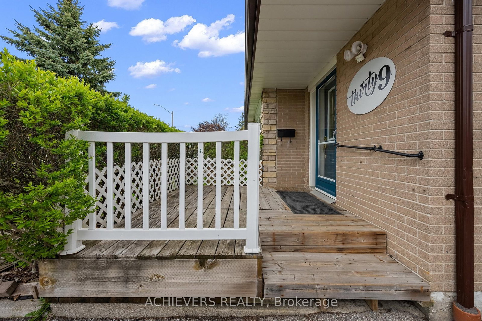 39 Danesbury Crescent • Brampton, ON photo 4