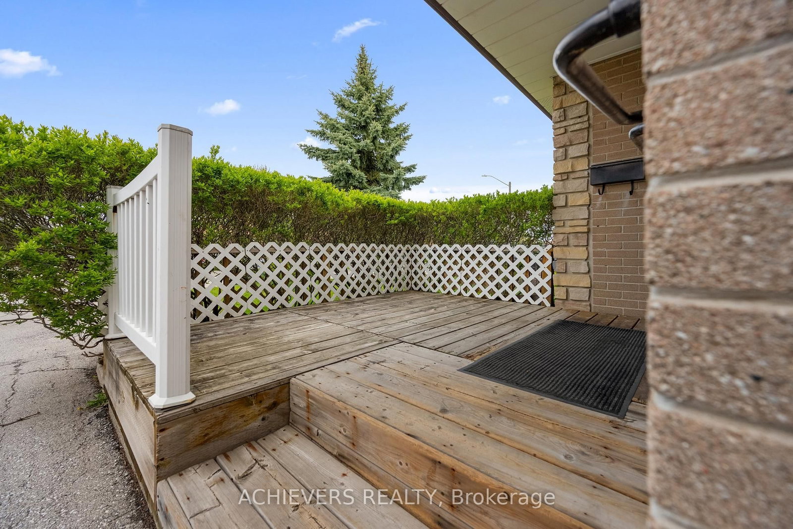 39 Danesbury Crescent • Brampton, ON photo 5