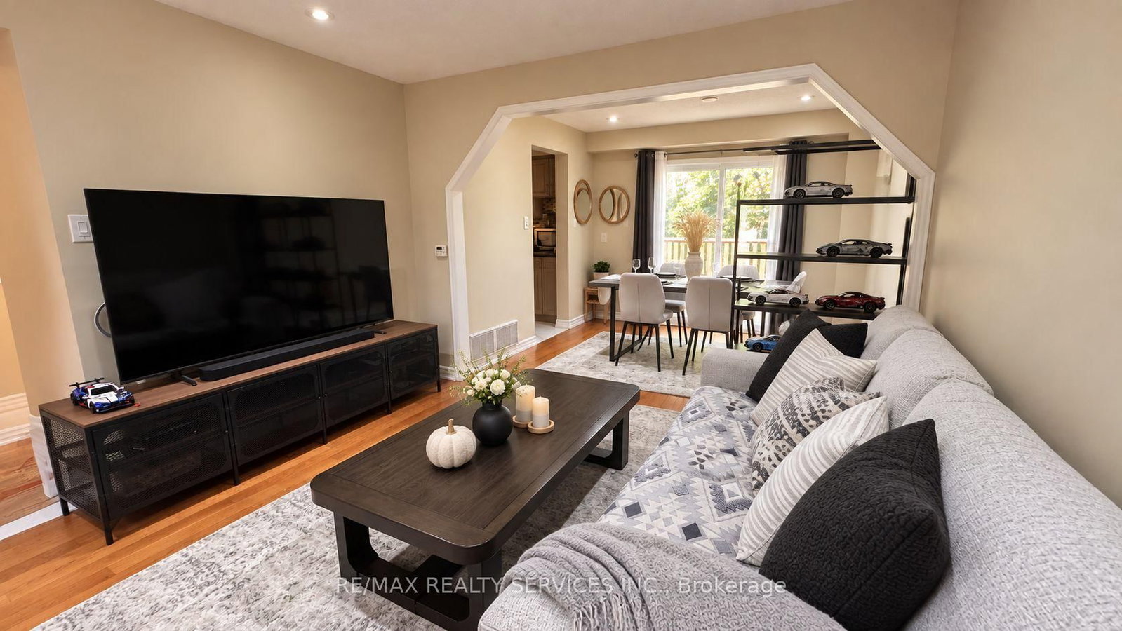 40 Morado Court • Brampton, ON photo 6