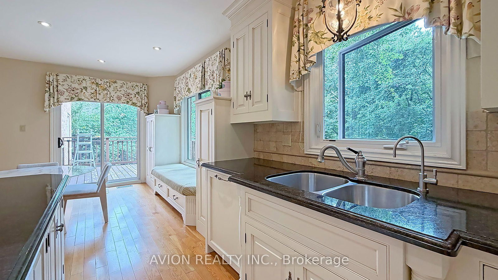 2068 Nipigon Drive • Oakville, ON photo 17