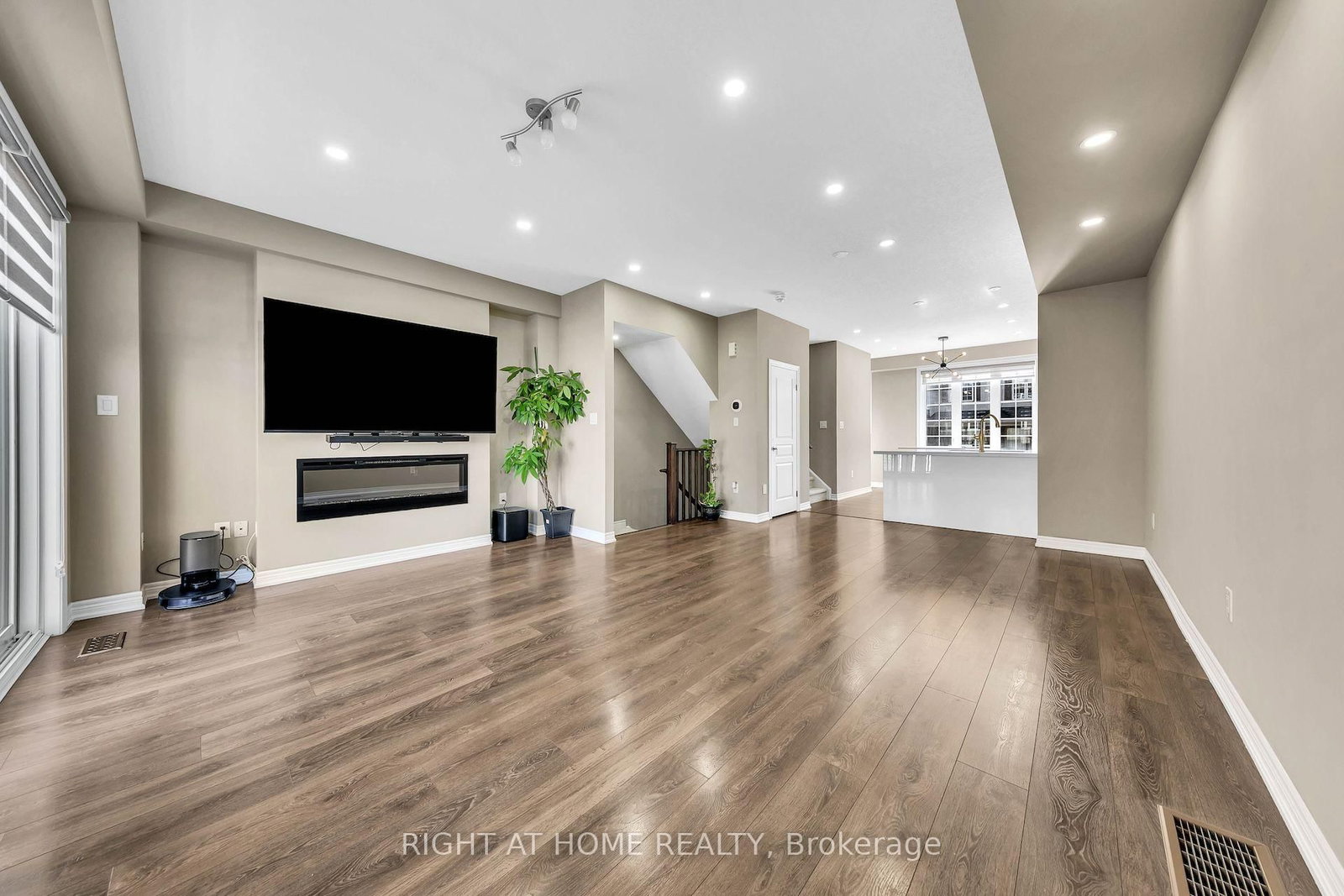 397 Hardwick Common Drive • Oakville, ON photo 8