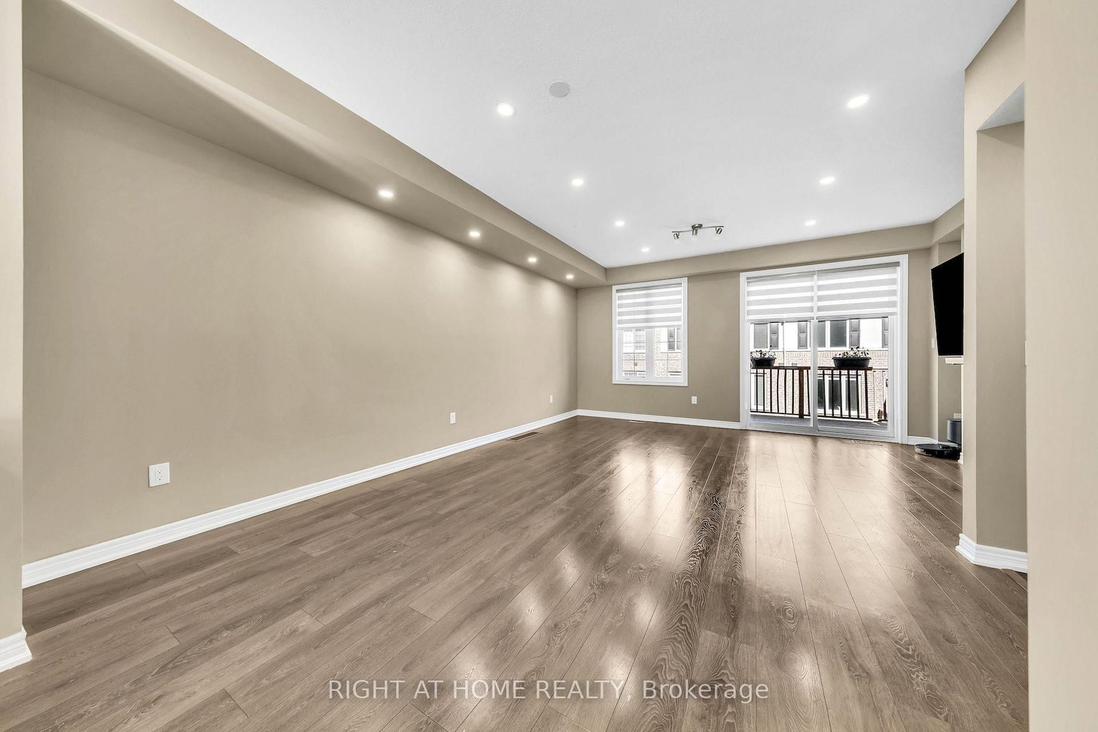 397 Hardwick Common Drive • Oakville, ON photo 9