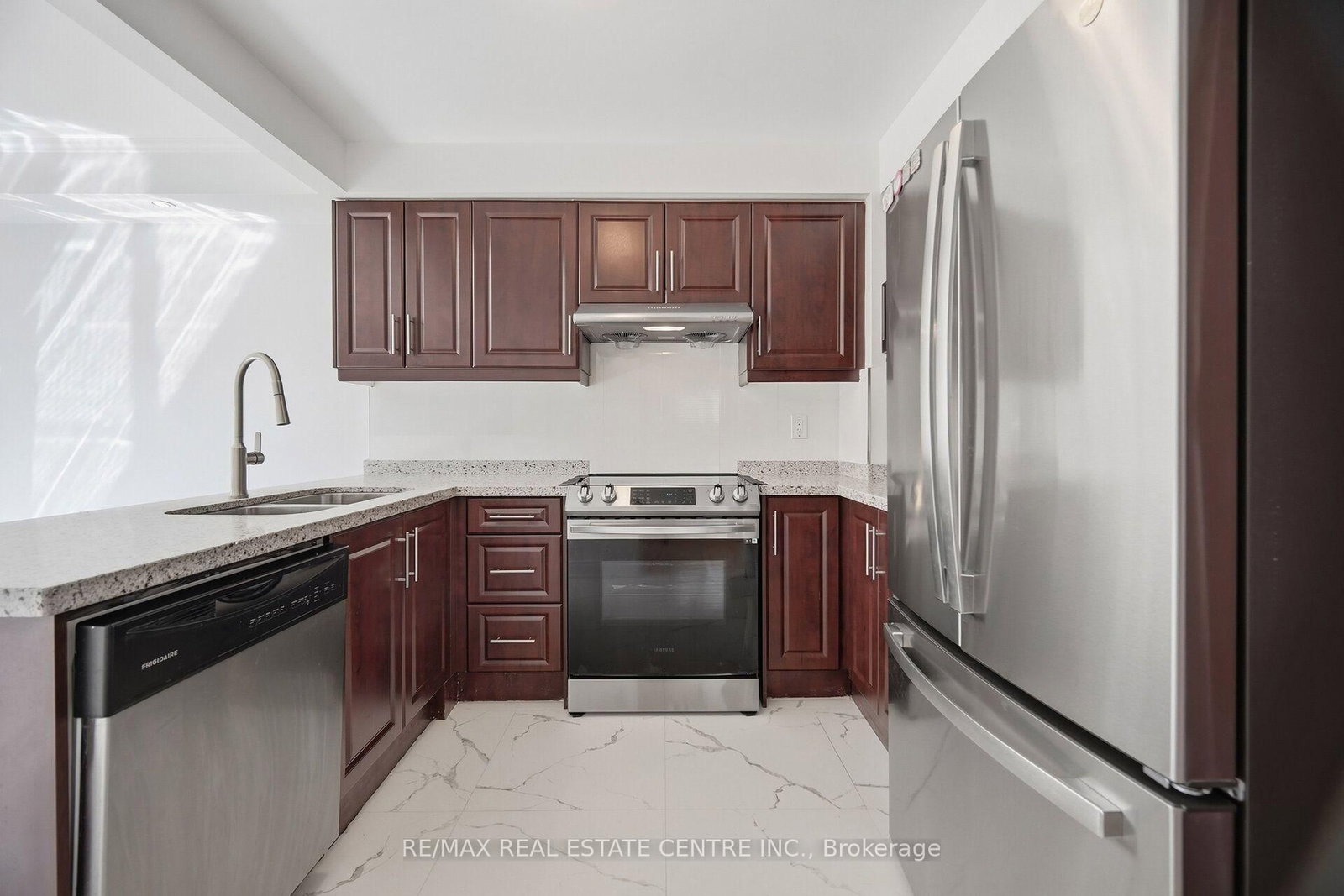 4569 Pemmican Trail • Mississauga, ON photo 11