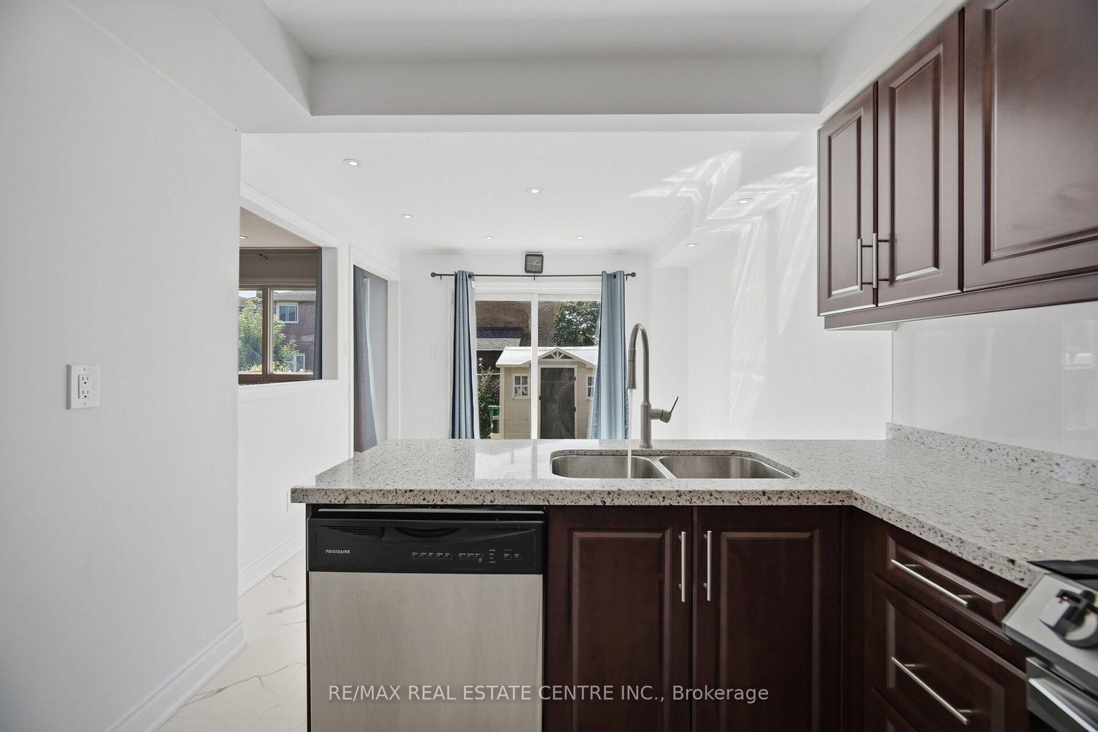 4569 Pemmican Trail • Mississauga, ON photo 15