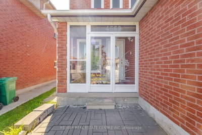 4569 Pemmican Trail • Mississauga, ON photo 4