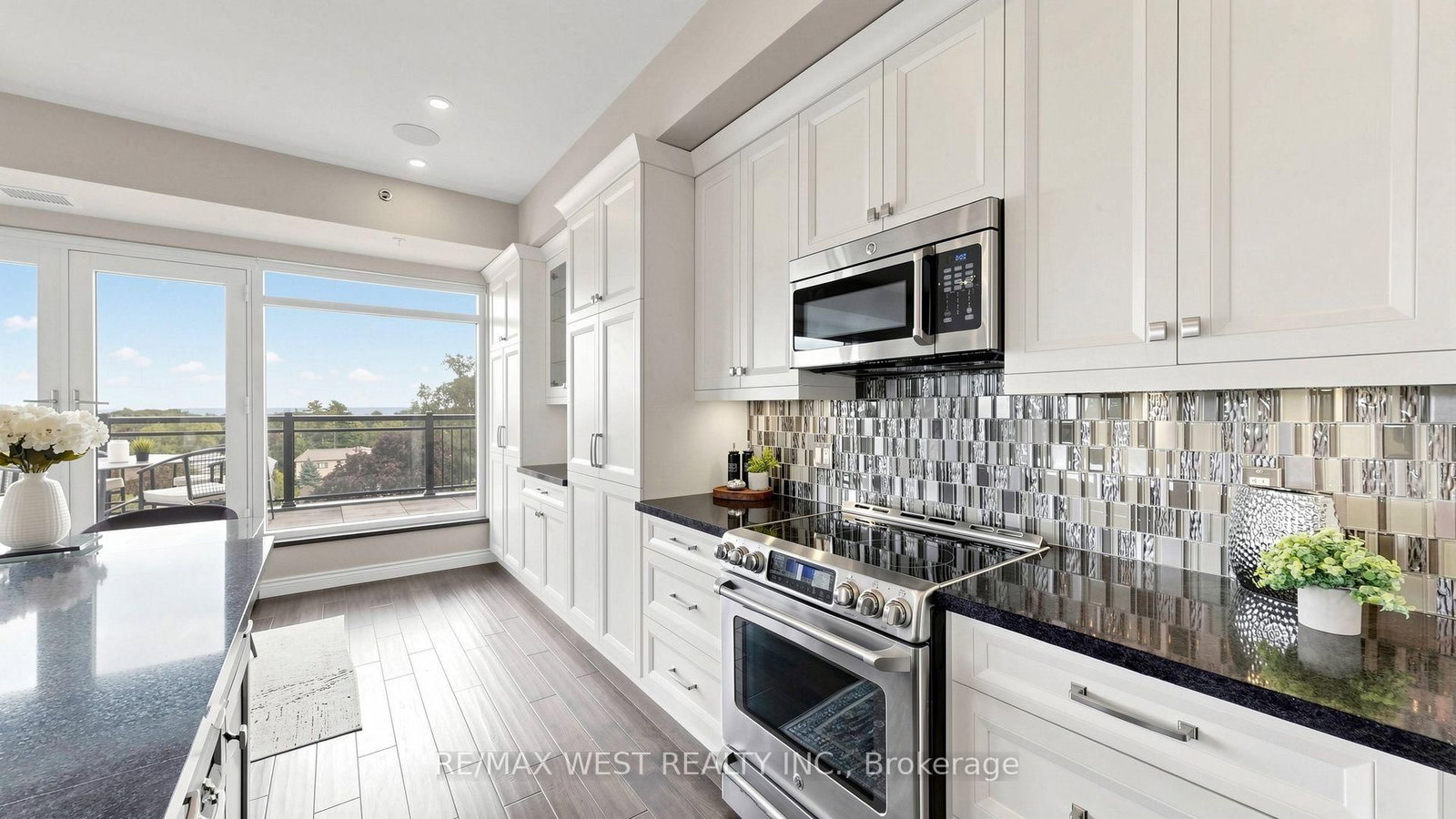 34 Plains Road E • #605 • Burlington, ON photo 12