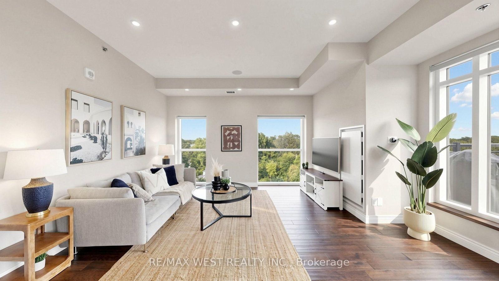 34 Plains Road E • #605 • Burlington, ON photo 2