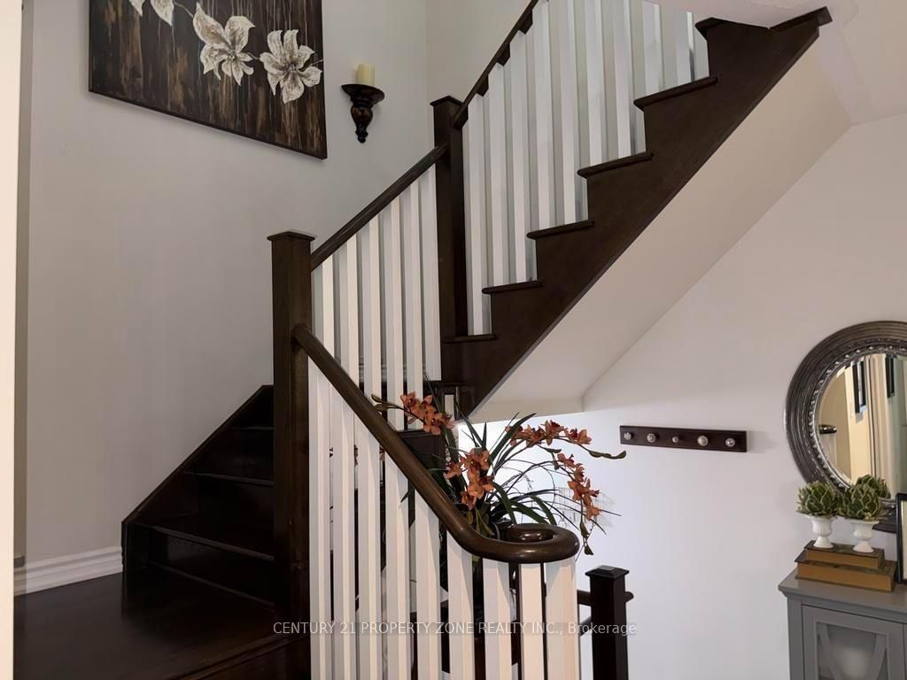 123 Upper Canada Court • Halton Hills, ON photo 15