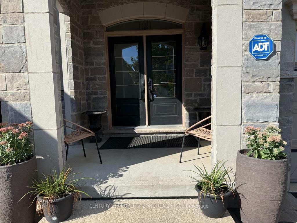 123 Upper Canada Court • Halton Hills, ON photo 3