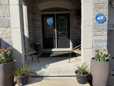 123 Upper Canada Court • Halton Hills, ON photo 3