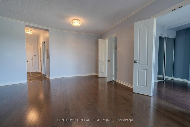 709 - 2111 Lake Shore Blvd Boulevard W