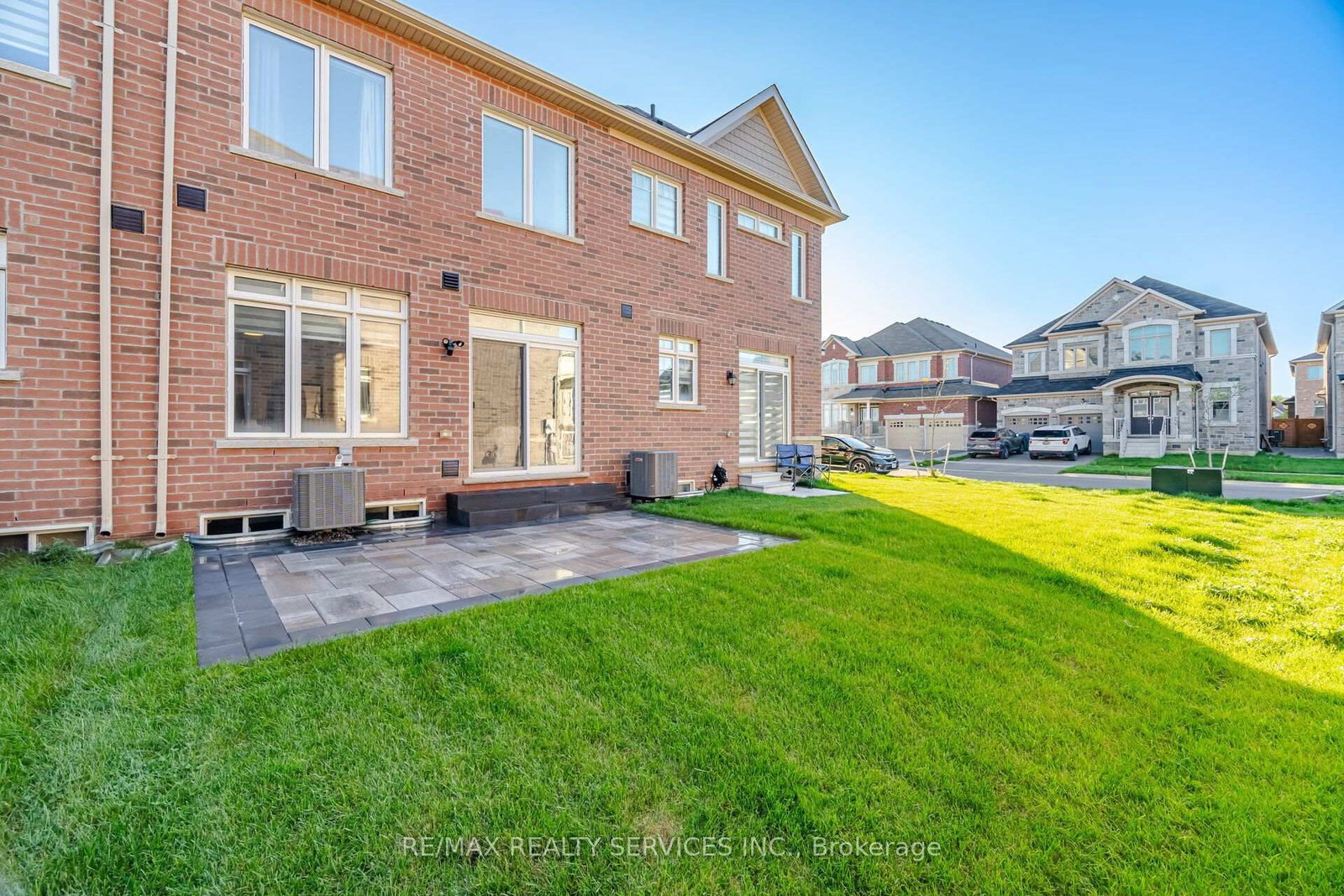33 Sparrowbrook Street • Caledon, ON photo 42