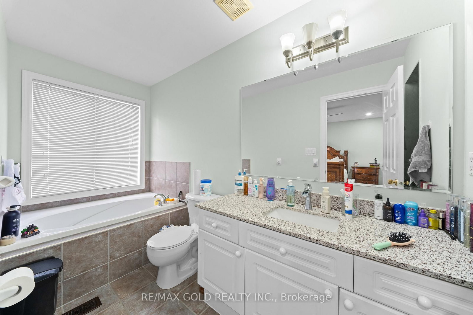 1 Slipneedle Street • Brampton, ON photo 28