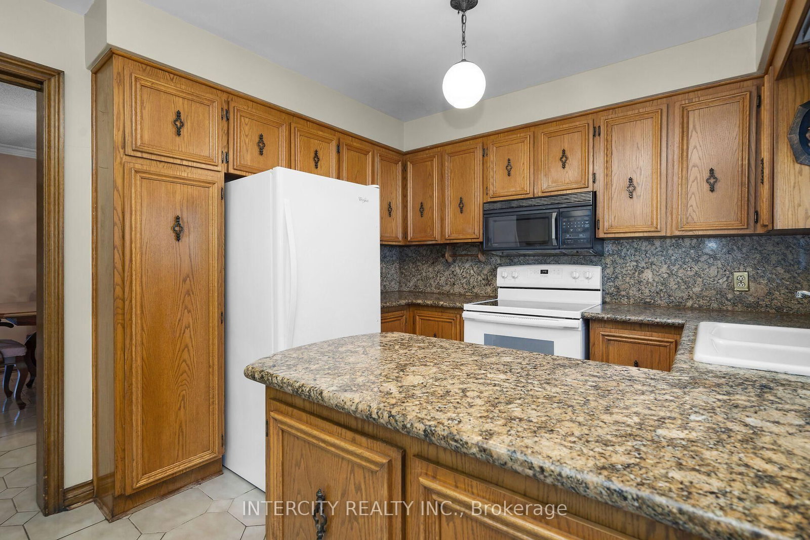72 Chiswick Avenue • Toronto, ON photo 11