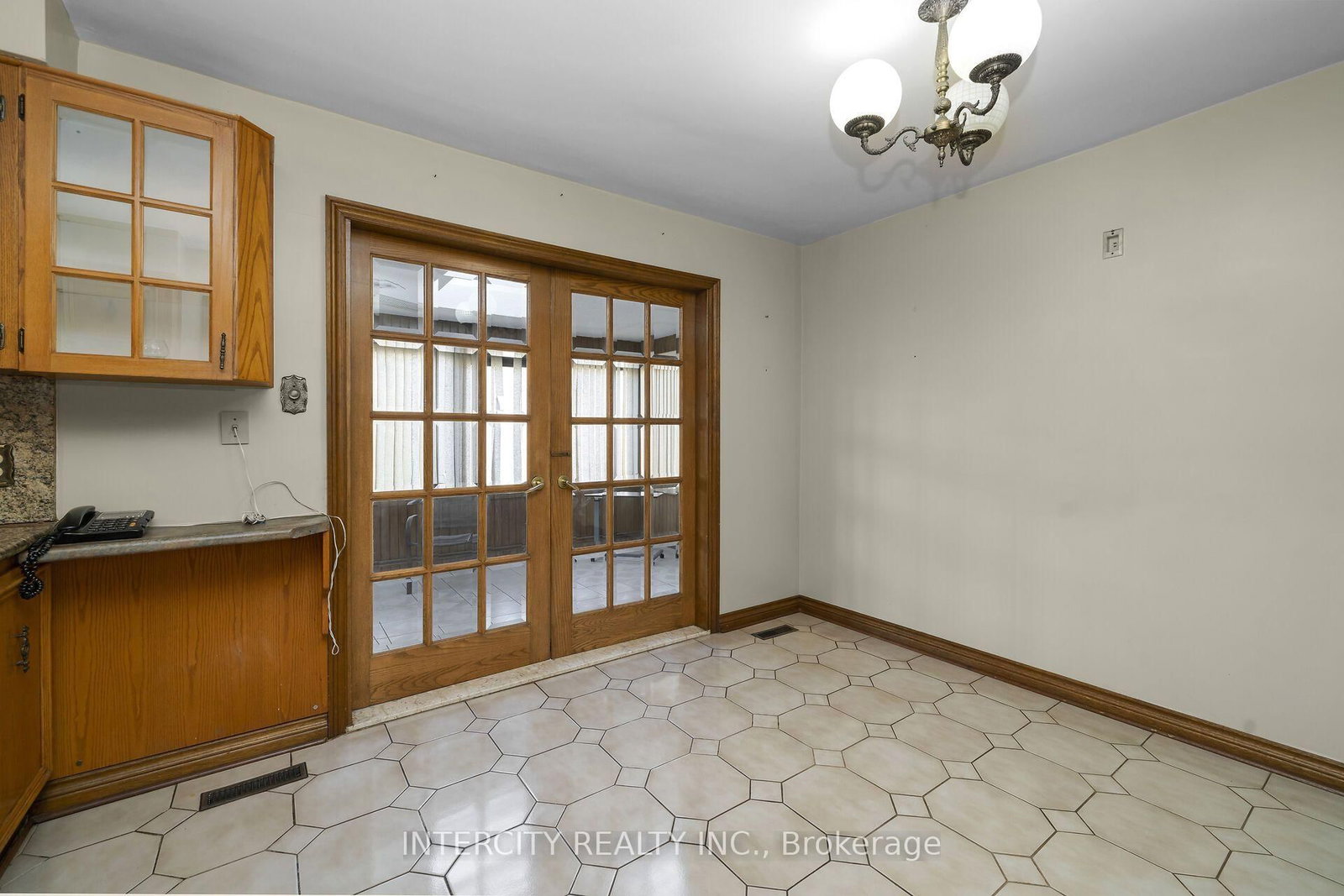 72 Chiswick Avenue • Toronto, ON photo 13