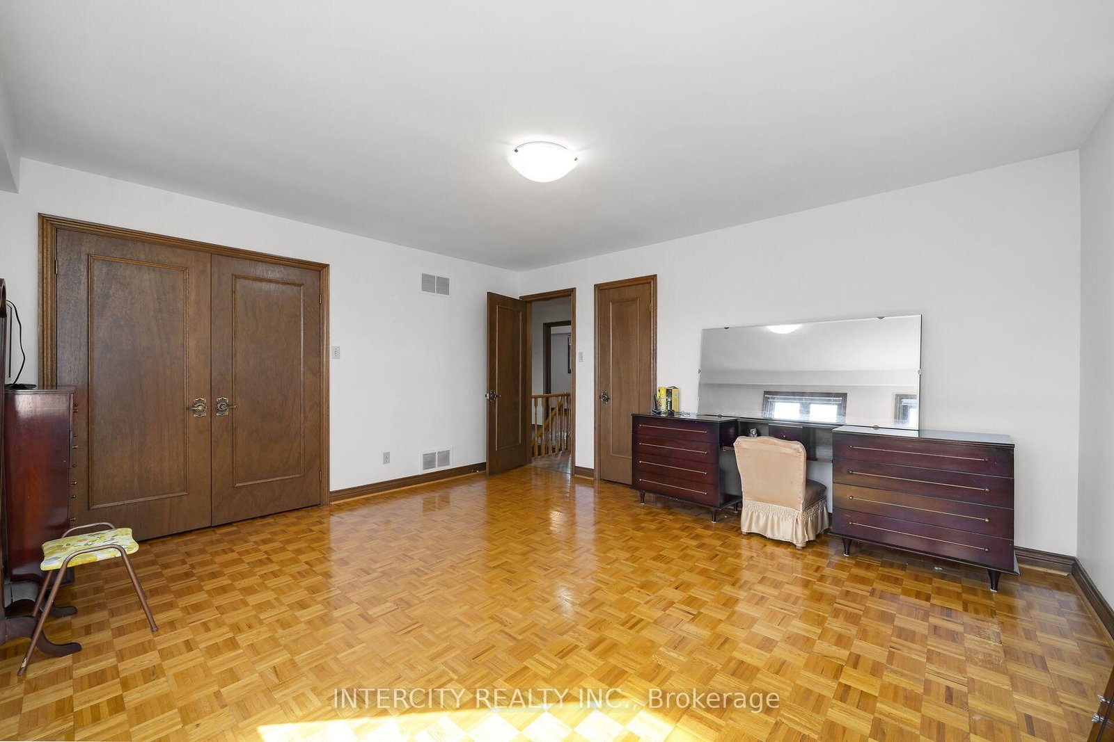 72 Chiswick Avenue • Toronto, ON photo 22