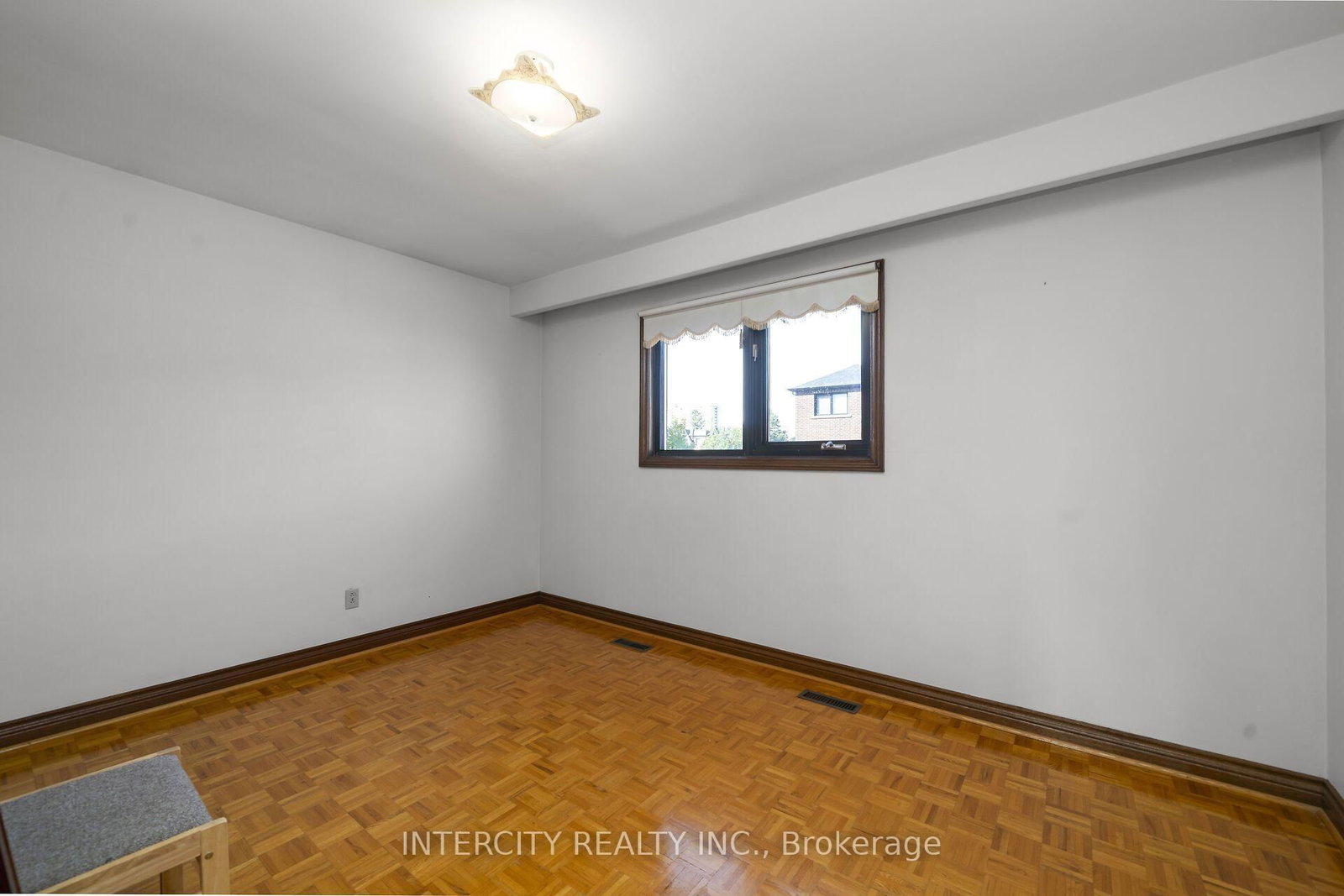 72 Chiswick Avenue • Toronto, ON photo 25