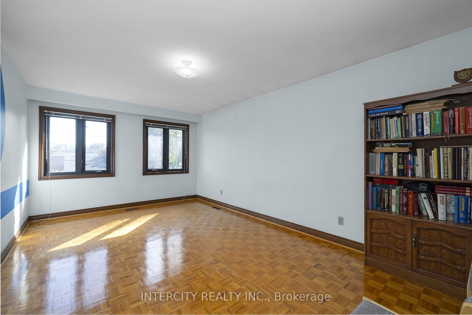 72 Chiswick Avenue • Toronto, ON photo 27