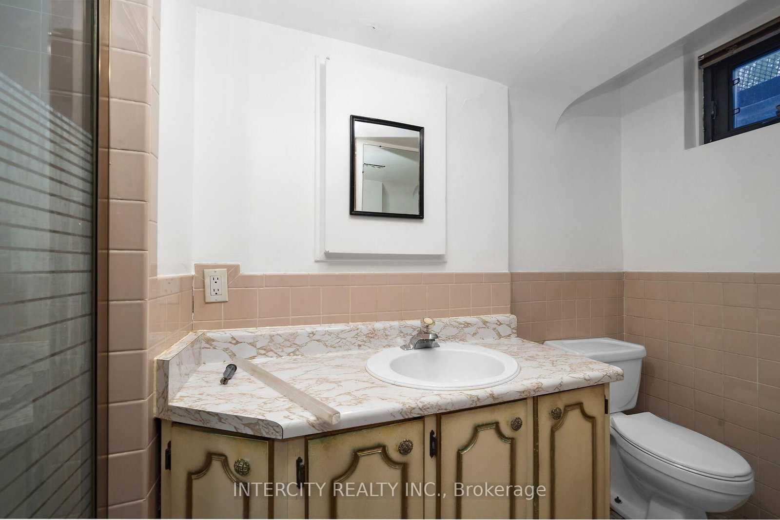 72 Chiswick Avenue • Toronto, ON photo 35