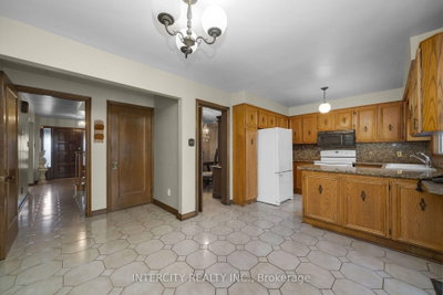 72 Chiswick Avenue • Toronto, ON photo 9