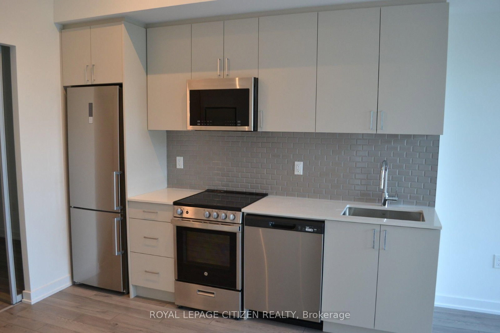 1005 Dundas Street • #142 • Oakville, ON photo 14
