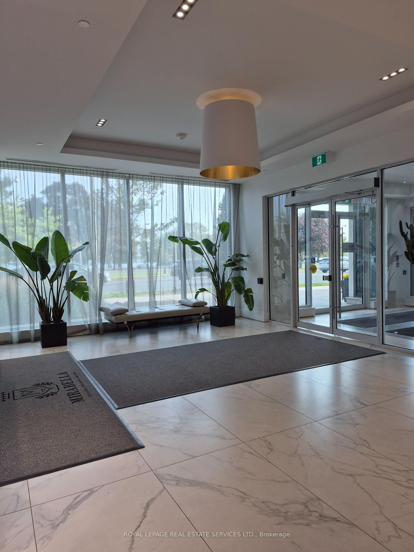 2302-1926 Lake Shore Blvd, Toronto, view 3