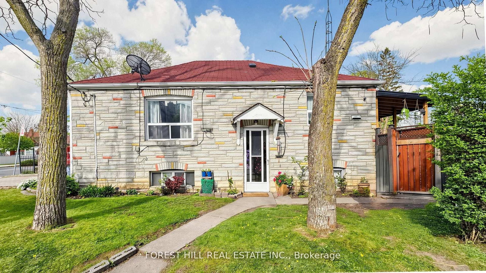 2 Ellins Avenue • Toronto, ON photo 3