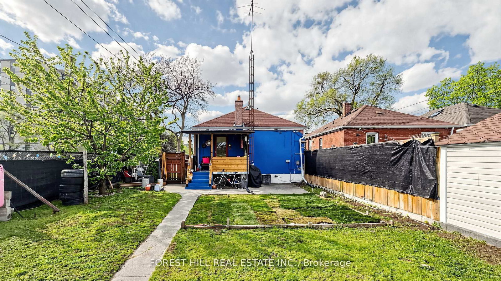 2 Ellins Avenue • Toronto, ON photo 4