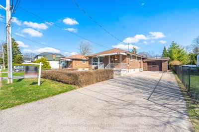 126 Angelene Mississauga,ON L5G 1X2 — Photo 1