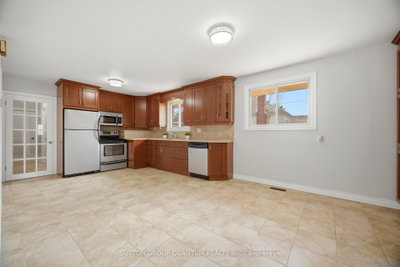 126 Angelene Mississauga,ON L5G 1X2 — Photo 11