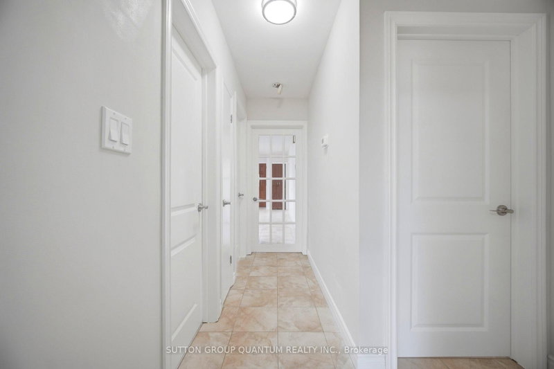 126 Angelene Mississauga,ON L5G 1X2 — Photo 12