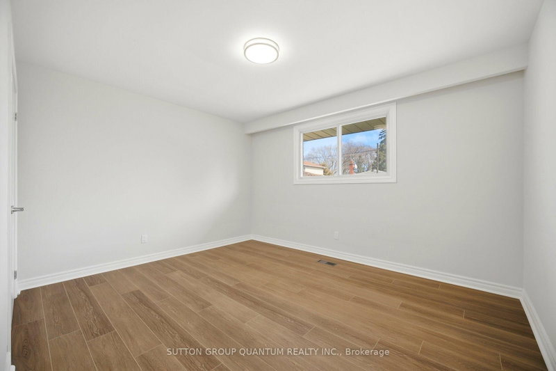 126 Angelene Mississauga,ON L5G 1X2 — Photo 15