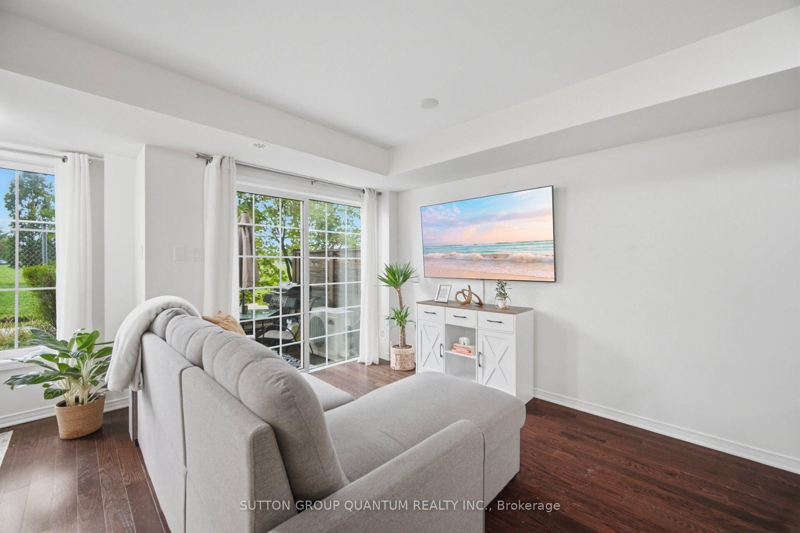2441 Greenwich Drive • #37 • Oakville, ON photo 3