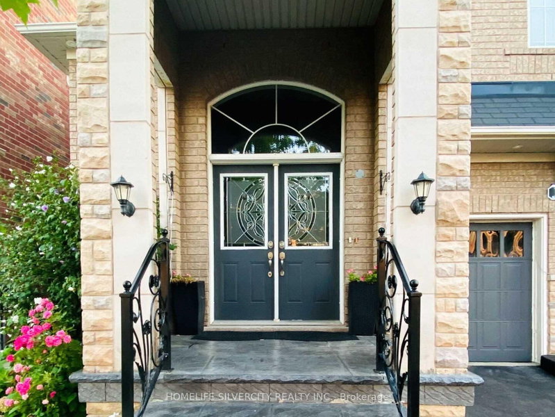 10 Bloom Drive