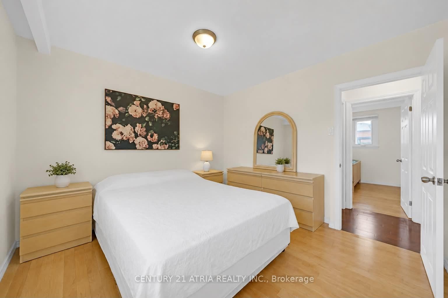 110 Harding Avenue • Toronto, ON photo 12
