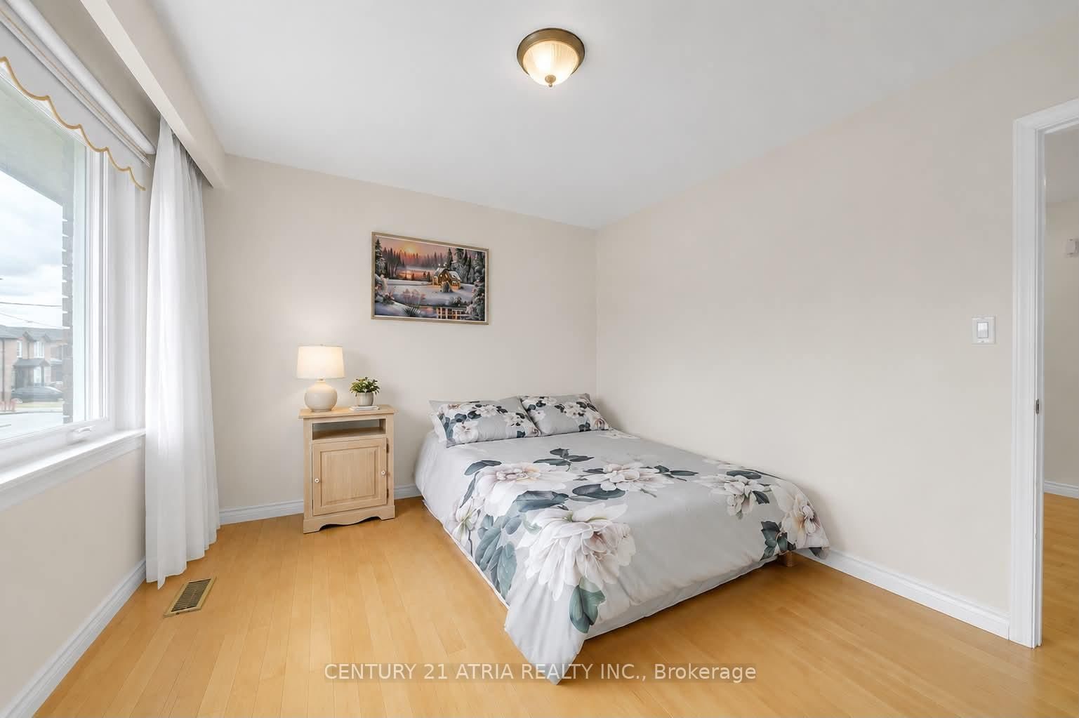 110 Harding Avenue • Toronto, ON photo 19
