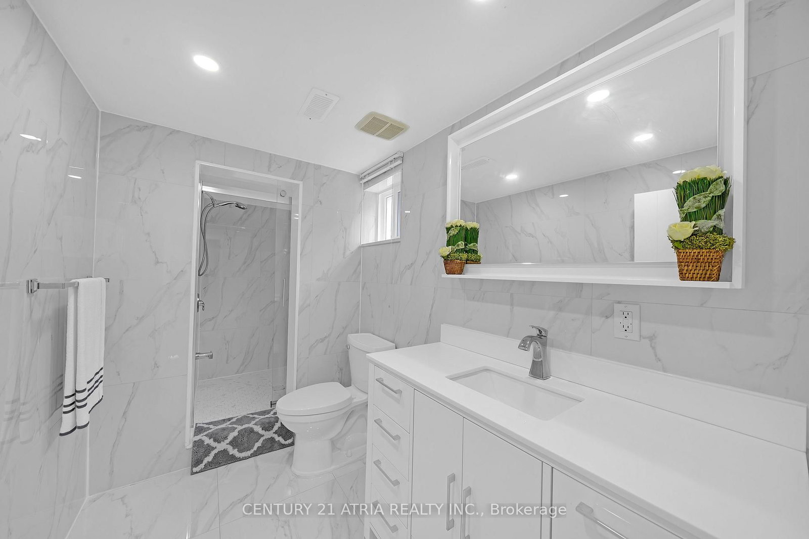 110 Harding Avenue • Toronto, ON photo 26