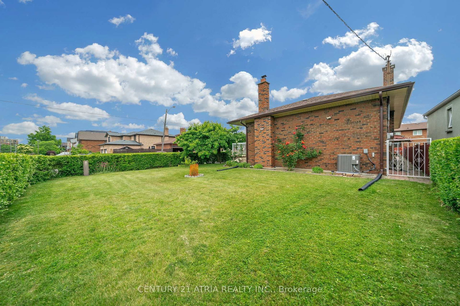 110 Harding Avenue • Toronto, ON photo 29