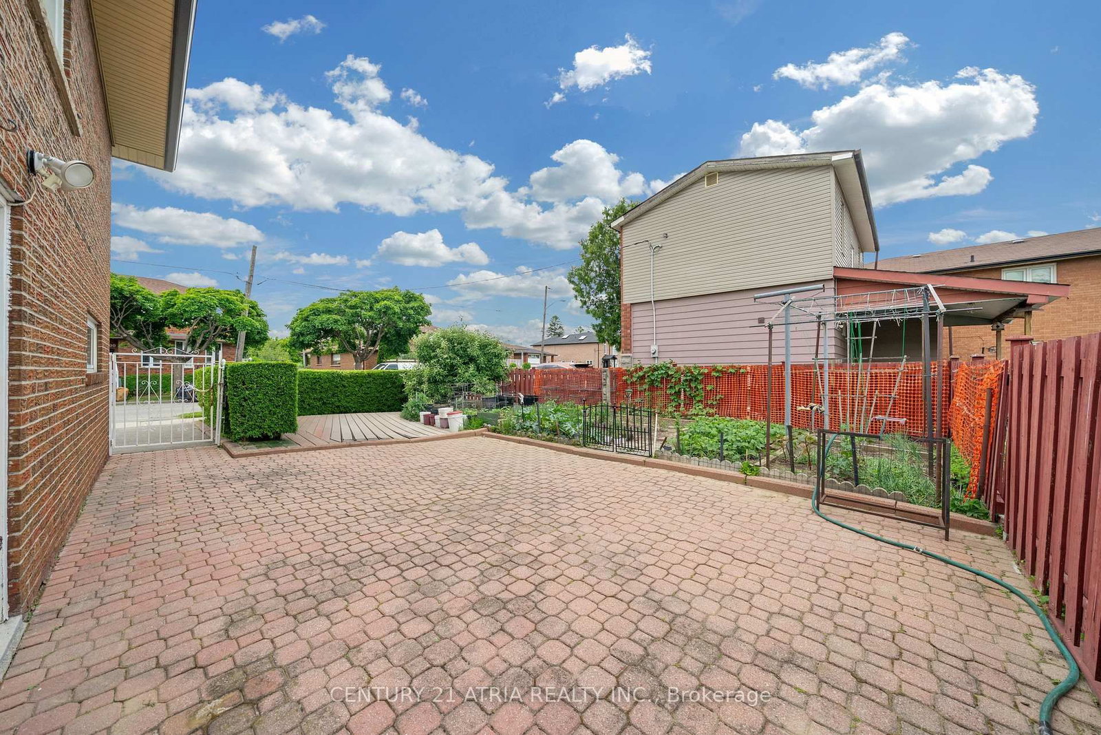 110 Harding Avenue • Toronto, ON photo 30