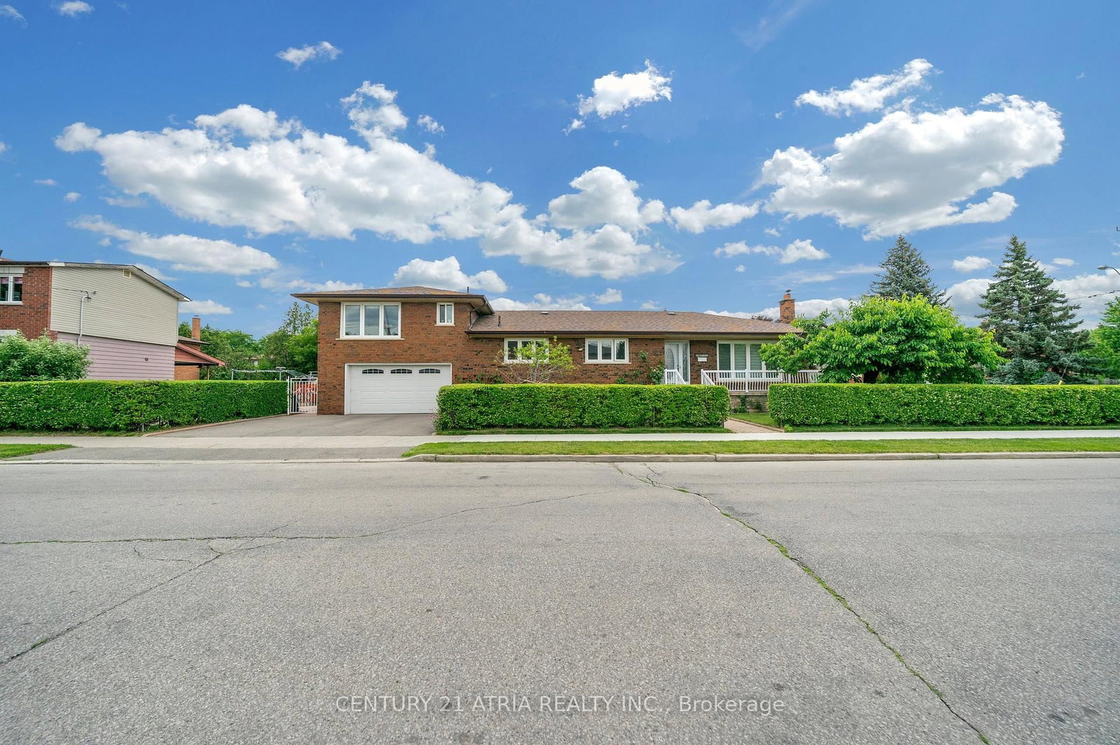 110 Harding Avenue • Toronto, ON photo 34