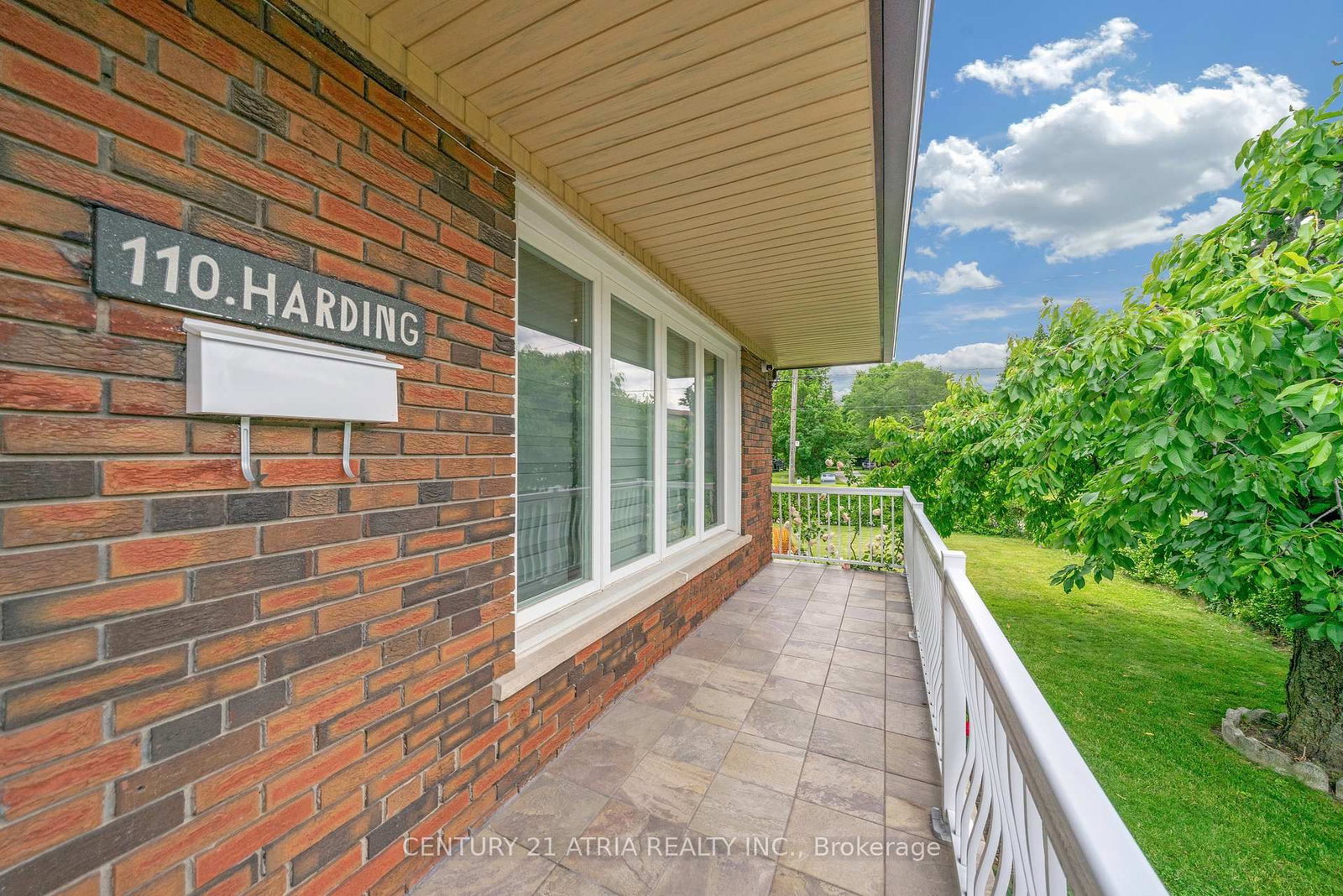 110 Harding Avenue • Toronto, ON photo 4