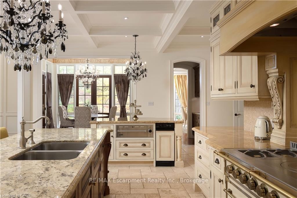 1081 Argyle Drive • Oakville, ON photo 13