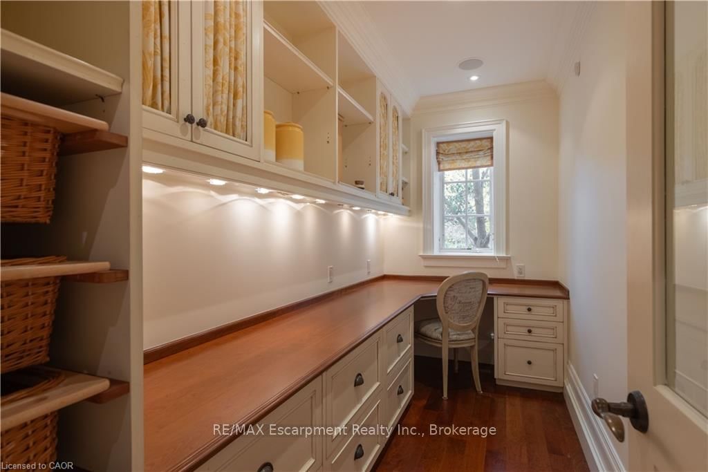 1081 Argyle Drive • Oakville, ON photo 20