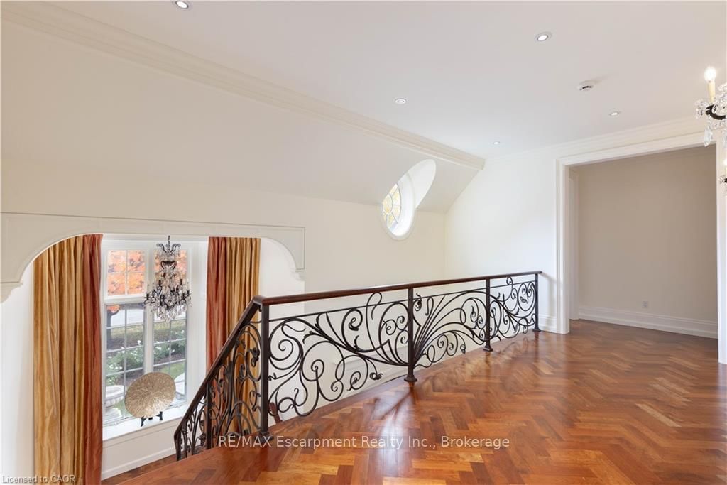 1081 Argyle Drive • Oakville, ON photo 27