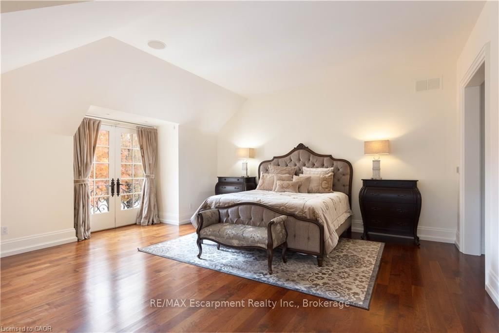 1081 Argyle Drive • Oakville, ON photo 28