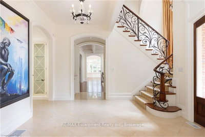 1081 Argyle Drive • Oakville, ON photo 3