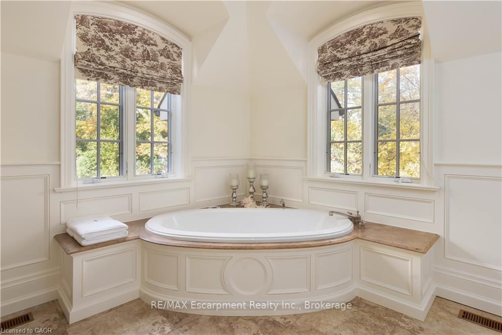 1081 Argyle Drive • Oakville, ON photo 32